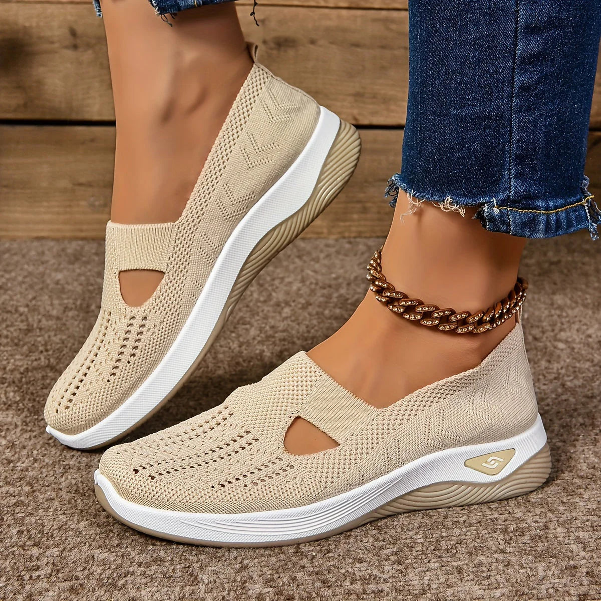 CloudWear™ – Breathable and Ultimate Comfortable Orthopaedic Sneakers for Women