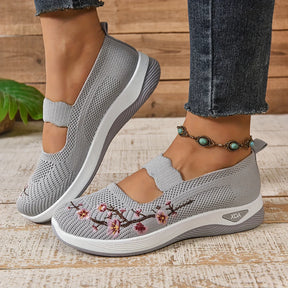CloudPlus™ – Breathable and Ultimate Comfortable Orthopaedic Sneakers for Women